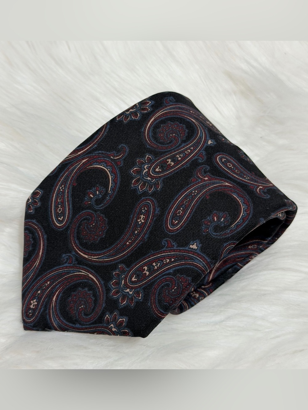 Vintage Andre Gianni Designer Silks Tie 100% Silk Purple Paisley Elegant Tie